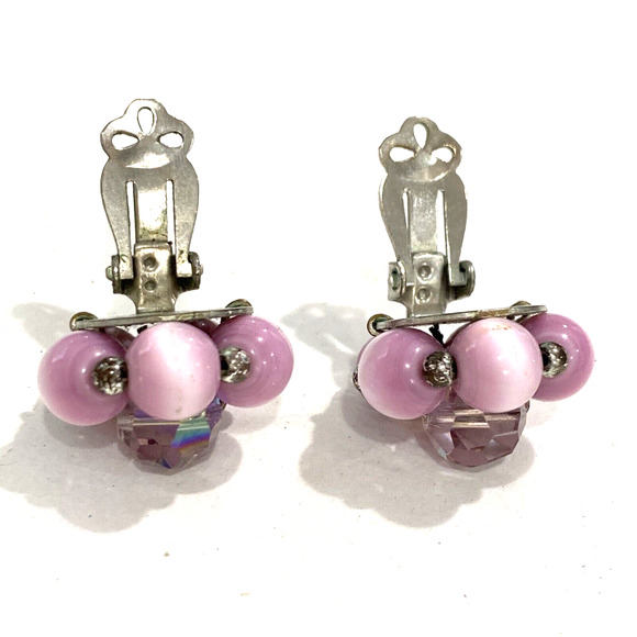 Vintage Mid Century Clip On Earrings purple ombre crystal beaded round clusters - Picture 4 of 7